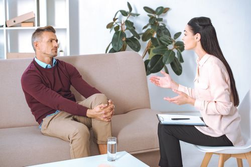 Focused session of cognitive-behavioral therapy at ASIC Recovery in Fort Worth, Texas, addressing the root causes of addiction with evidence-based strategies