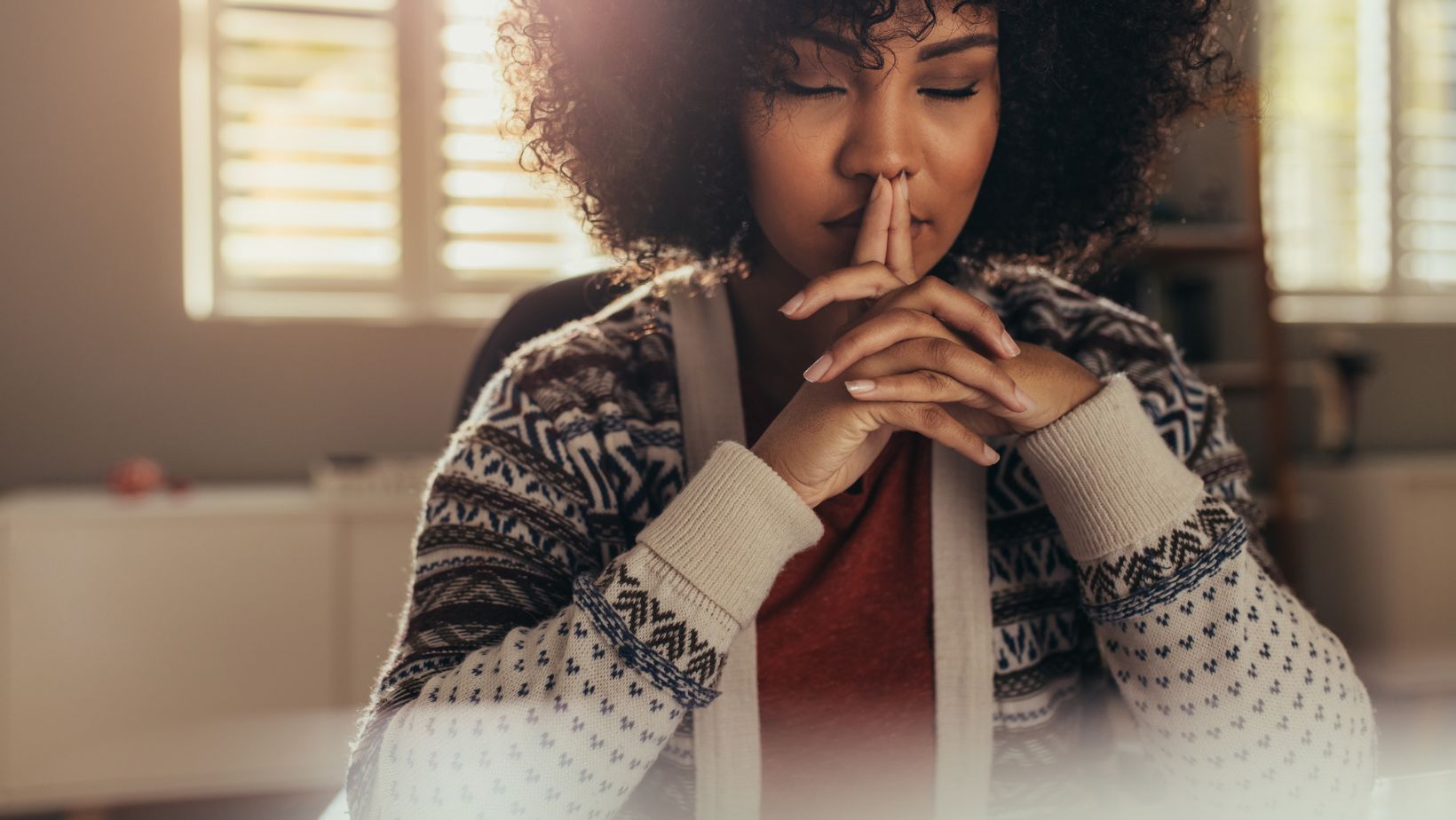 Therapist at ASIC Recovery conducting a Cognitive Behavioral Therapy session, helping a client in Fort Worth identify negative thought patterns