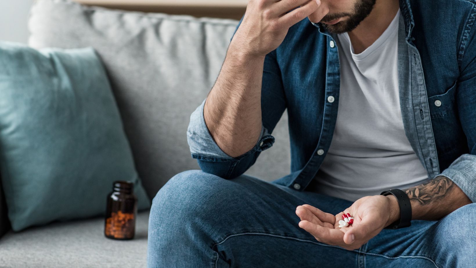 A woman in Fort Worth, TX, participating in ASIC Recovery's Dual Diagnosis Treatment, overcoming mental health issues and drug addiction through integrated care